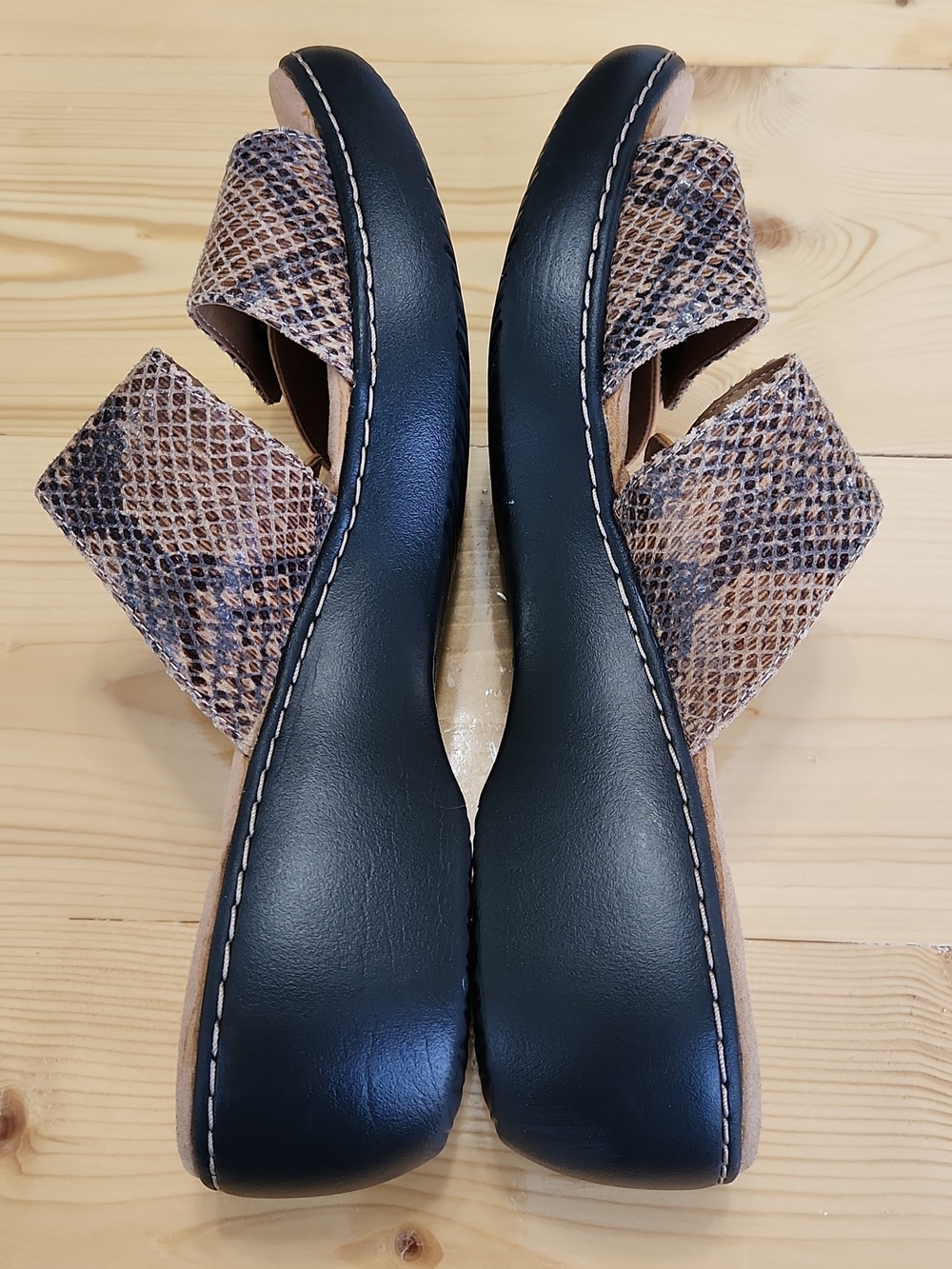 Clarks Collection Delana Fenela Sandals Snakeskin Tan Leather Straps Wedge Sz 11 - Picture 9 of 17